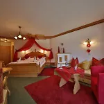 Romantik & Der Laterndl Hof