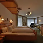 Romantik & Der Laterndl Hof 4*