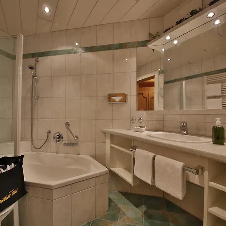 Romantik Resort & Spa Der Laterndl Hof 4*