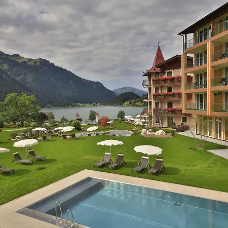 ホテル Romantik & Der Laterndl Hof ハルデンゼー