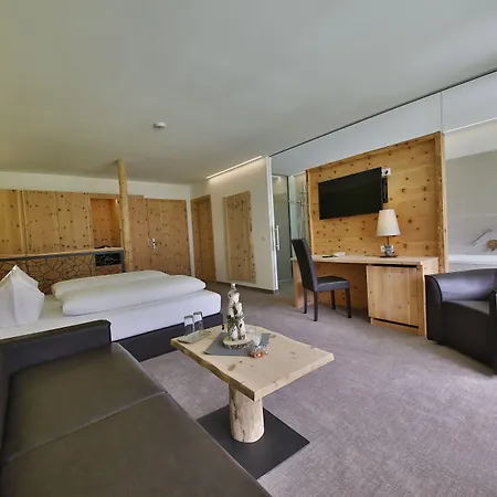 Romantik & Der Laterndl Hof