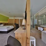 Romantik & Der Laterndl Hof فندق 4*