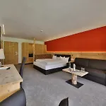 Ξενοδοχείο Romantik Resort & Spa Der Laterndl Hof 4*
