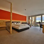 Romantik & Der Laterndl Hof 4*